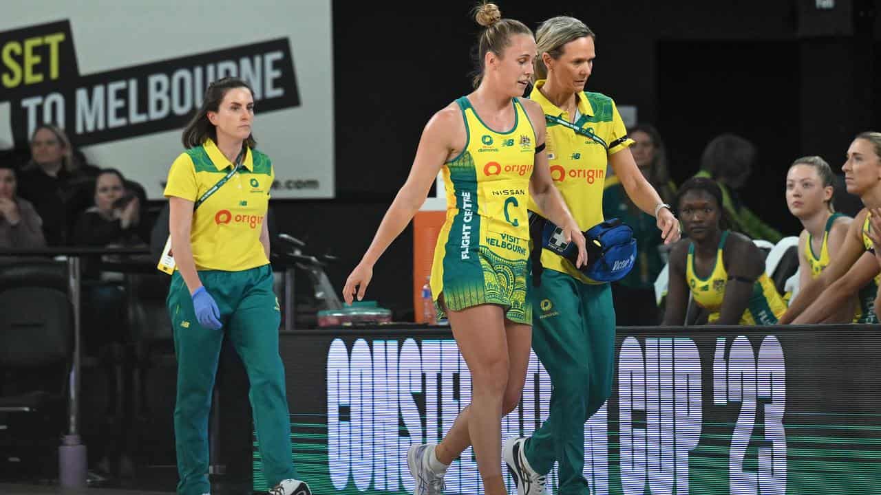 Paige Hadley of Australia (centre)