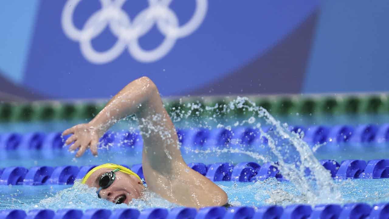 Ariarne Titmus swimming at Tokyo 2020 Olympics. 