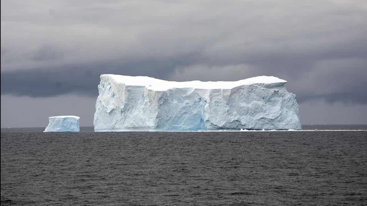 Antarctica icebergs