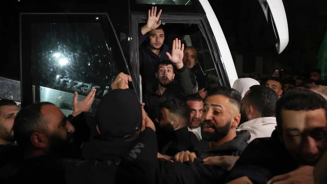 Released Palestinian prisoners returning to Ramallah