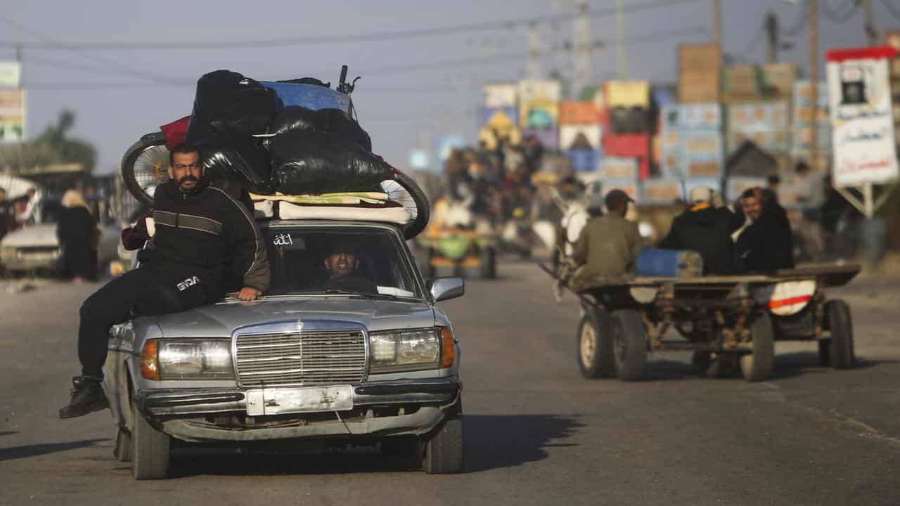 Palestinians flee the Israeli ground offensive in Khan Younis