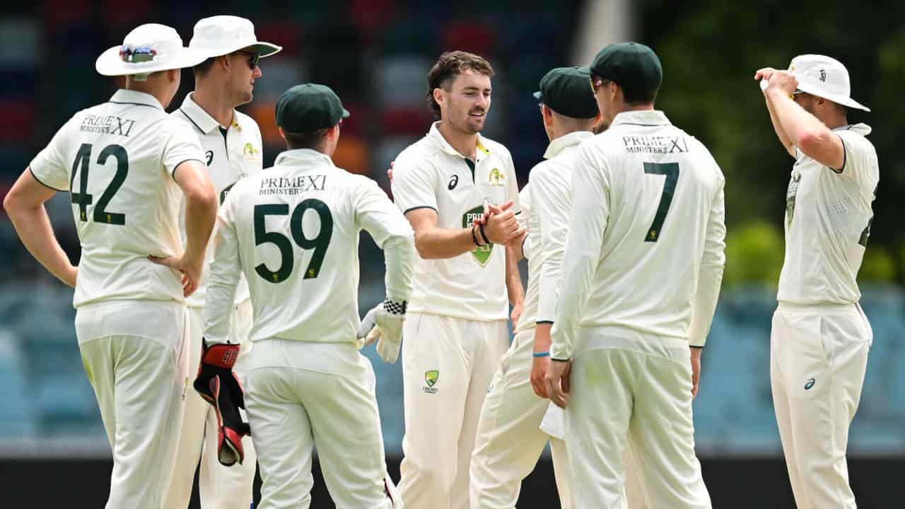 Jordan Buckingham (centre) against Pakistan. 