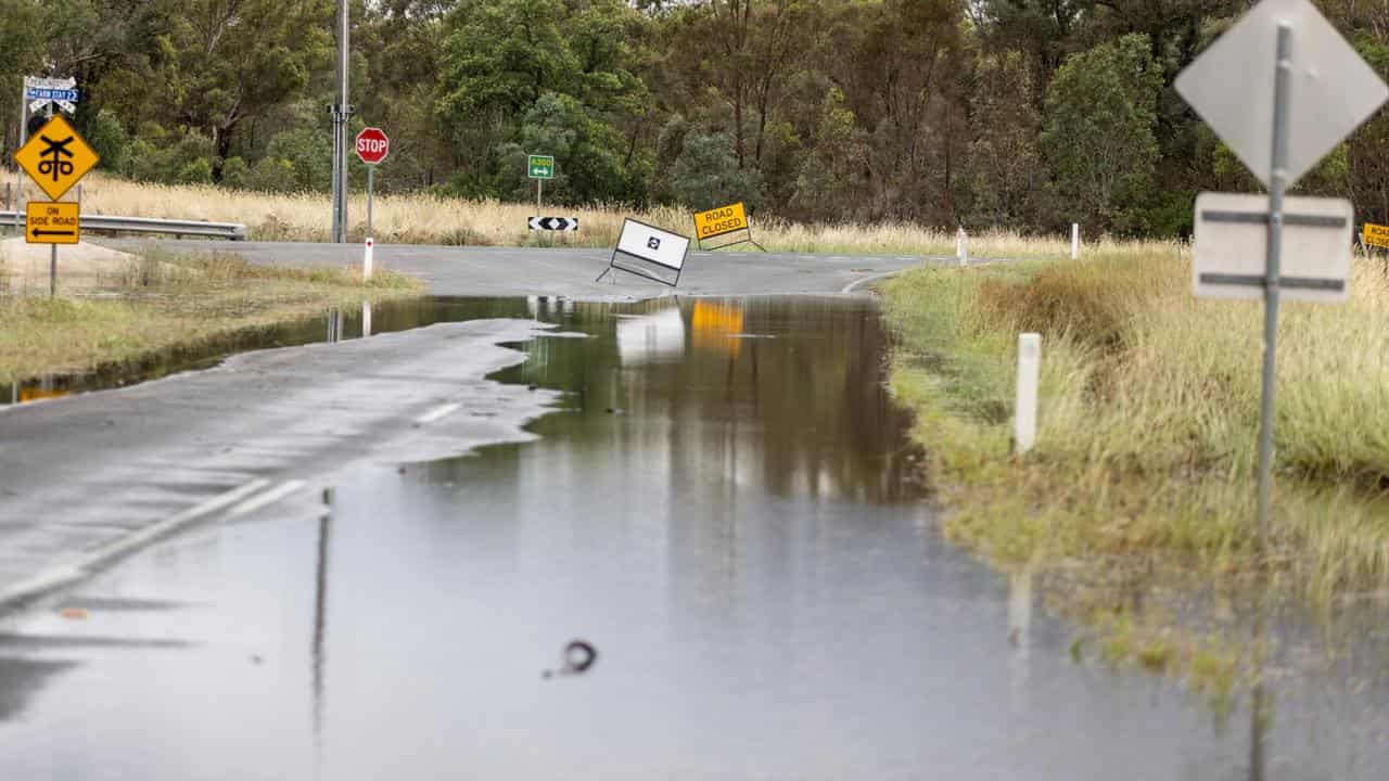 Road closures because of flooding north of Bendigo.