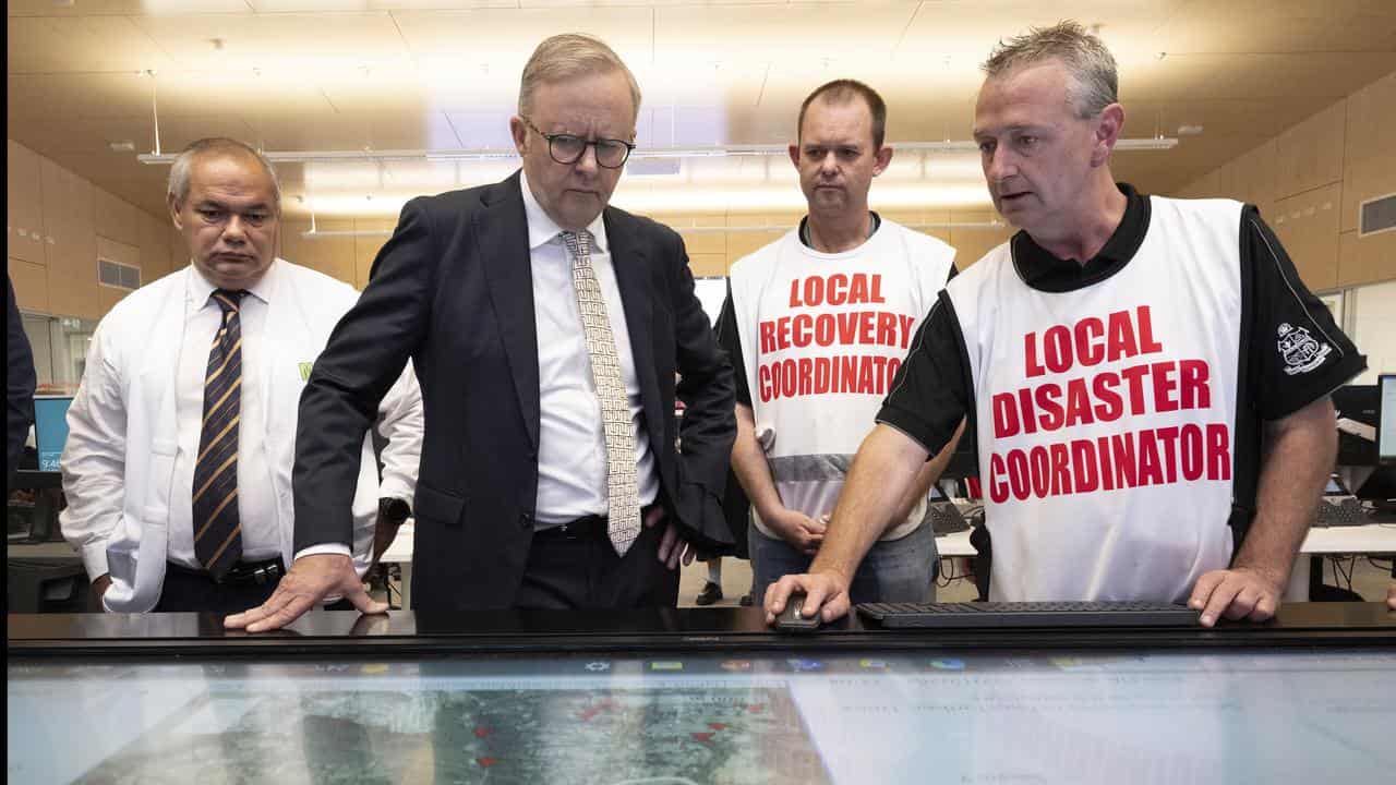 Gold Coast Mayor Tom Tate (left) and Prime Minister Anthony Albanese