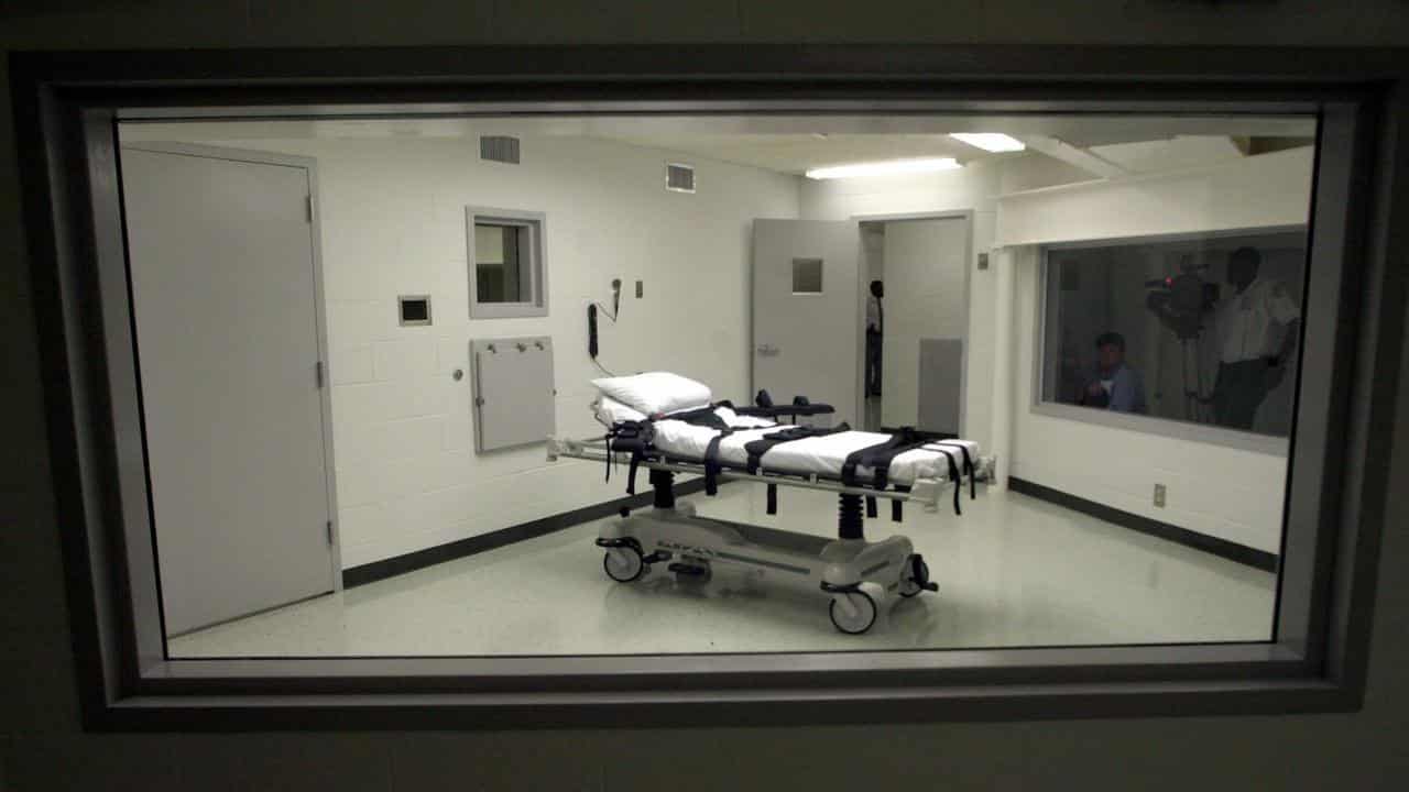 Lethal injection chamber at Holman Correctional Facility (file image)