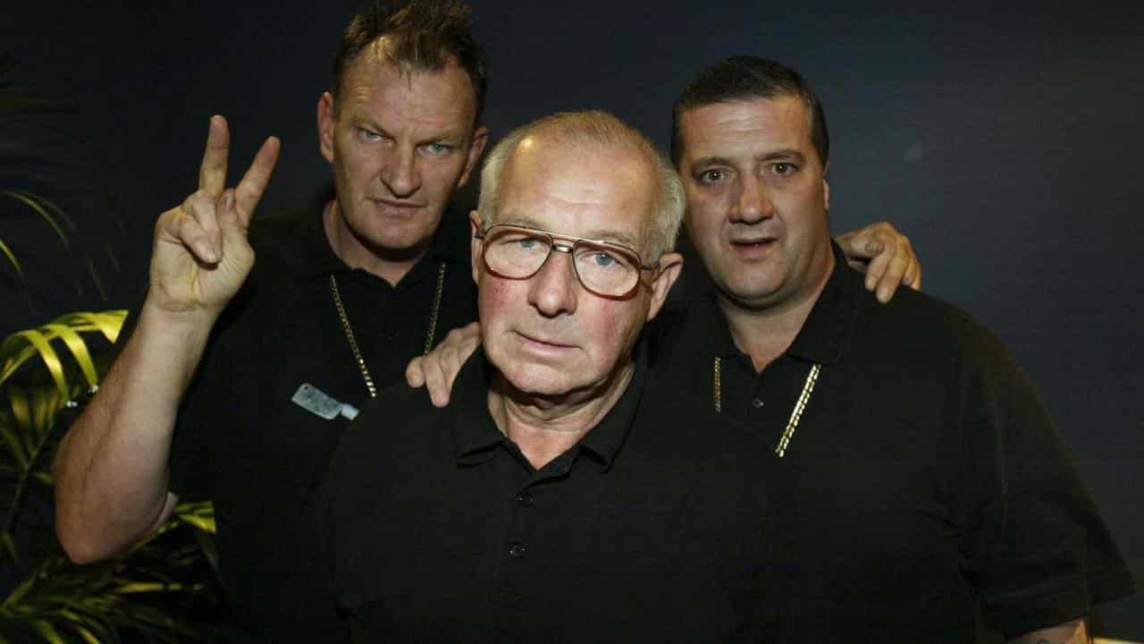 Roger Rogerson (C), Mark "Chopper" Read (R), and Mark "Jacko" Jackson.