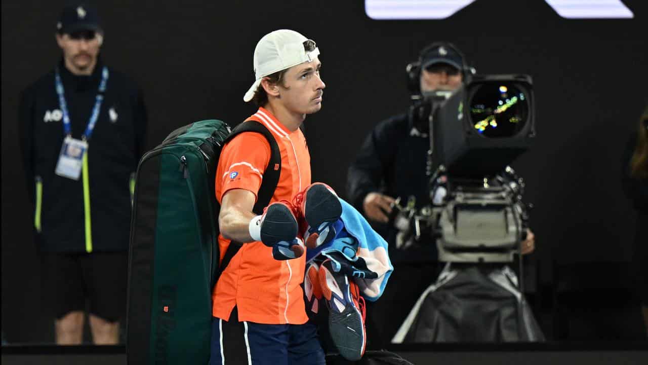 De Minaur loses to Rublev