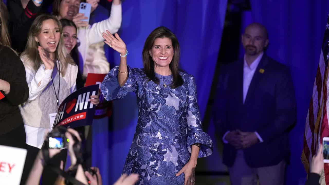 Republican presidential candidate Nikki Haley waves to supporters 