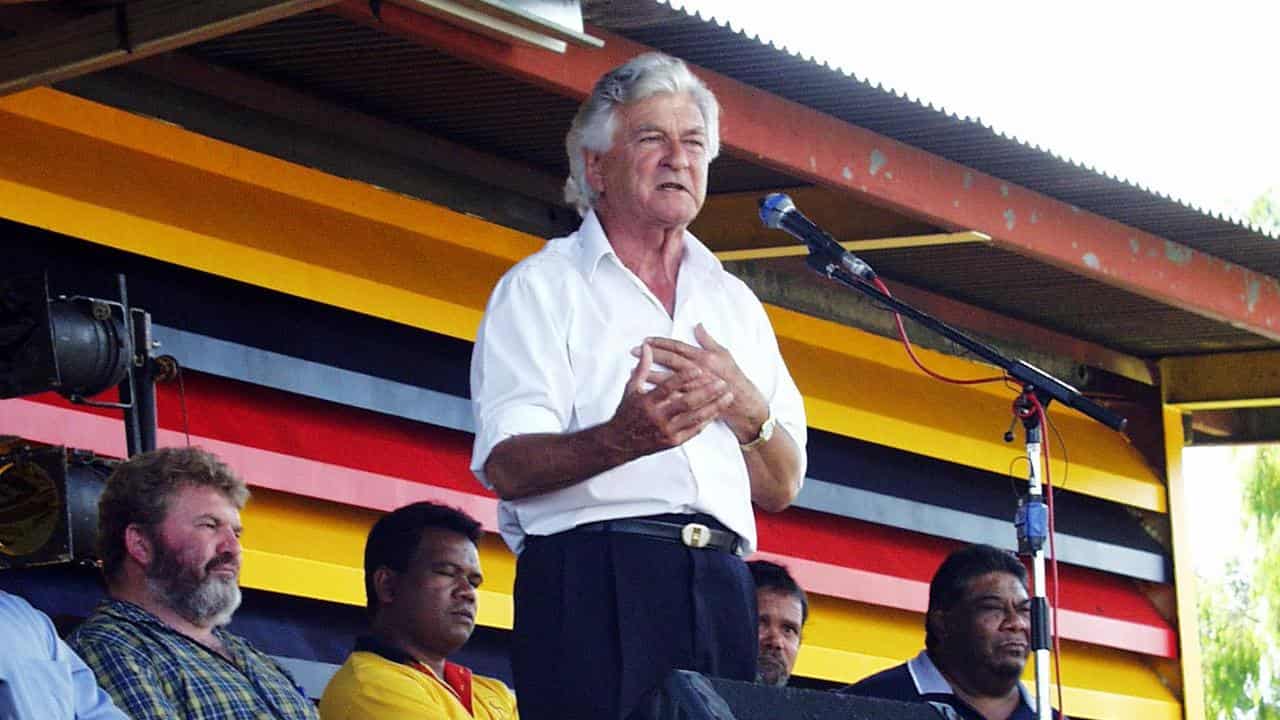 Bob Hawke speaks in Arnhem Land in 2001.