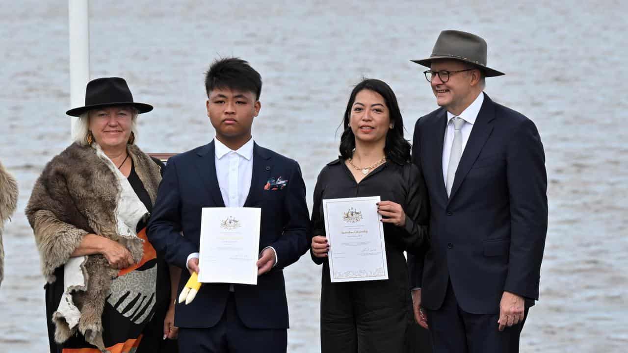 Zyle Cruz and mum Beverly with certificates