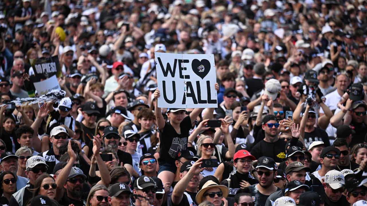 Collingwood fans.