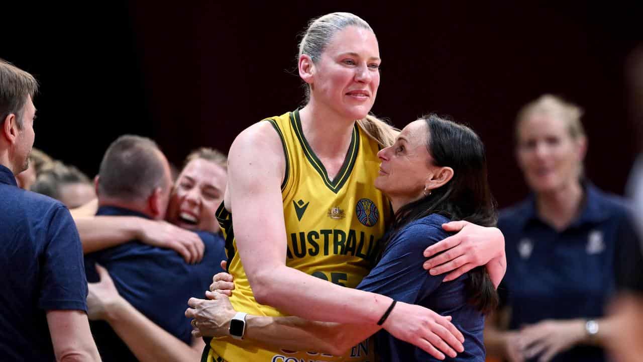 Lauren Jackson with Sandy Brondello.