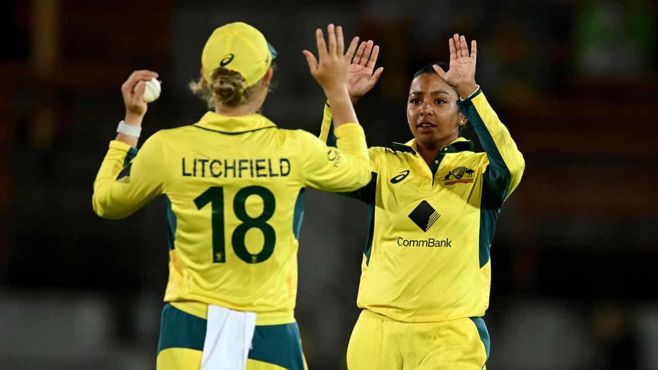 Legspinner Alana King (right). 