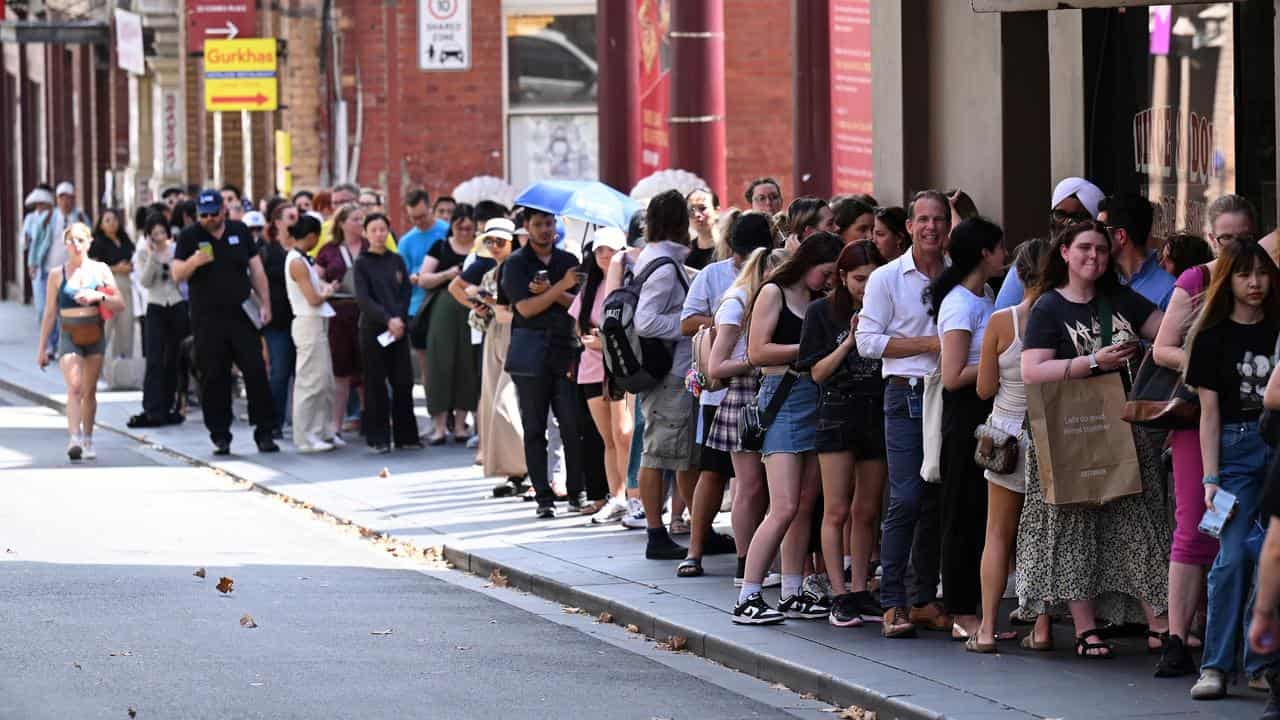 Fans lining up for Taylor Swift tickets in Melbourne 