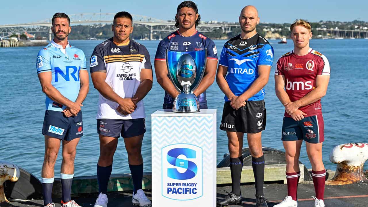 Super Rugby captains and trophy