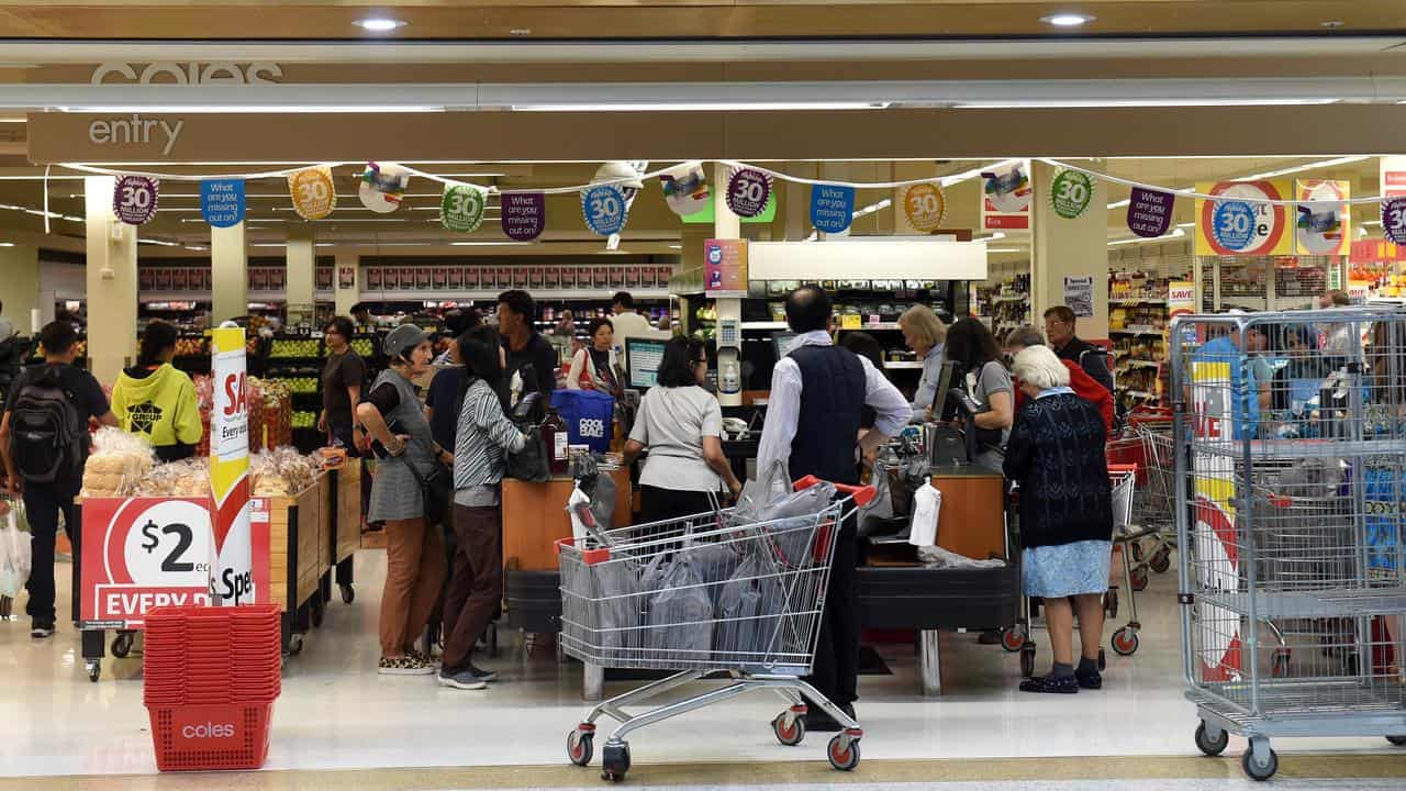 Supermarket shoppers