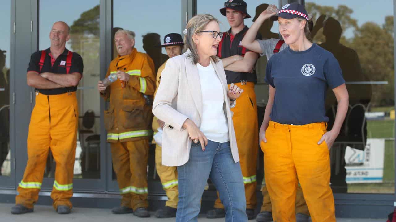 Victorian Premier Jacinta Allan meets with fire crews