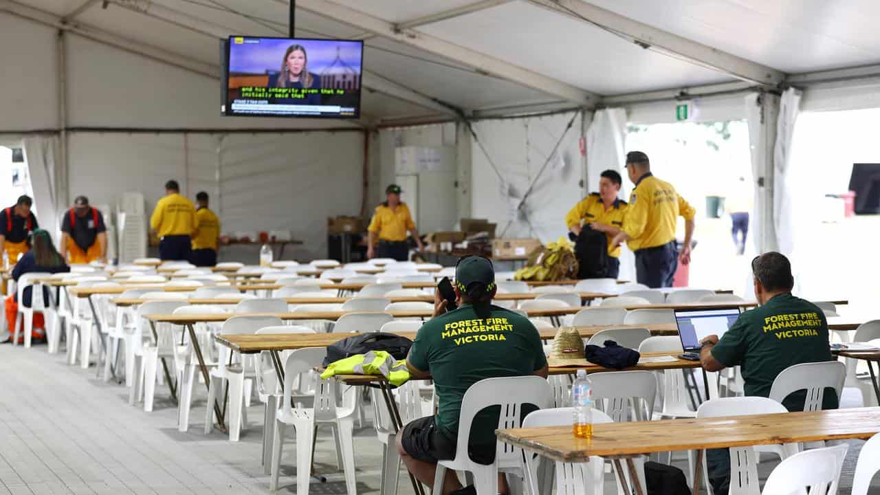 Base camp at Ballarat for firefighters