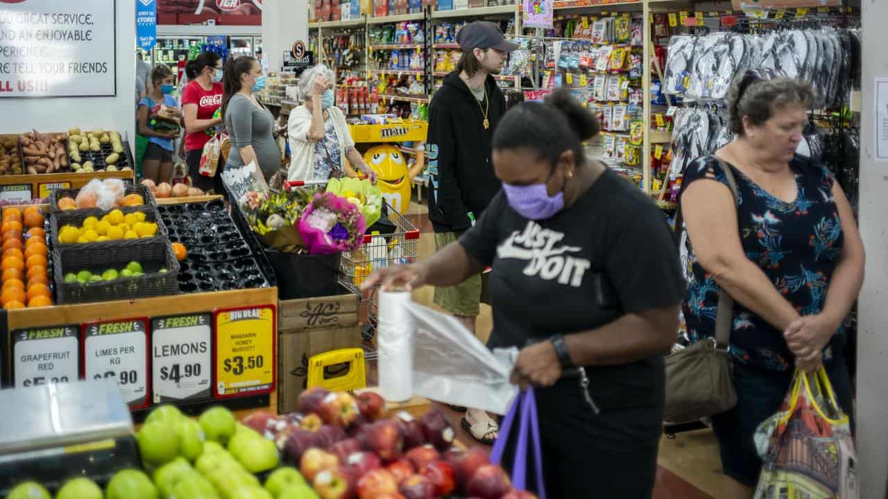 Supermarket shoppers