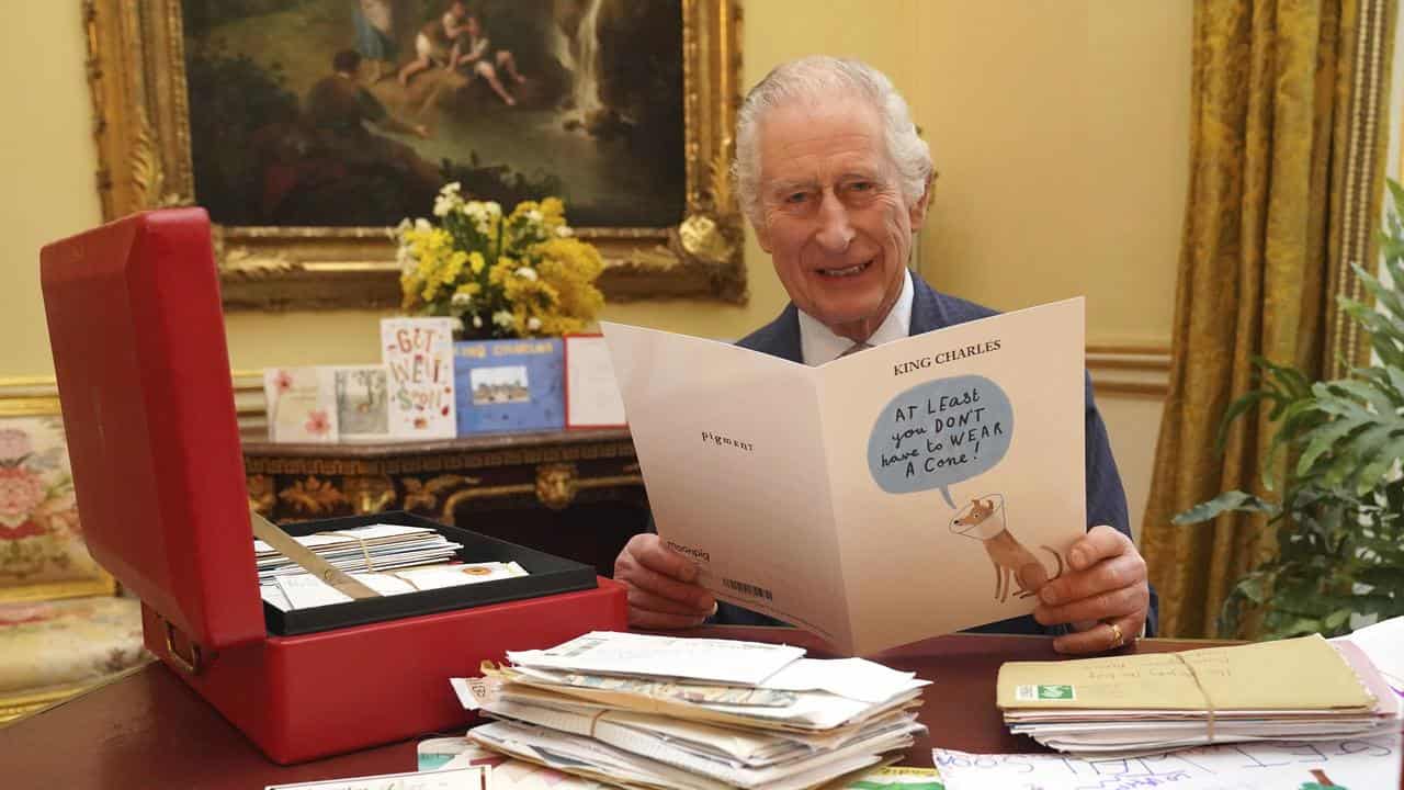 King Charles reads messages following his cancer diagnosis.