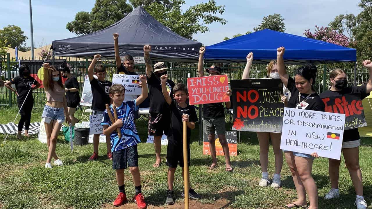 Ricky Hampson Jr's family protest outside Dubbo hospital (file image)