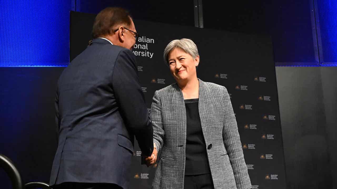 Foreign Minister Penny Wong introduces Malaysian PM Anwar Ibrahim