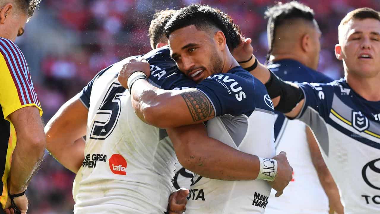 Murray Taulagi and Valentine Holmes