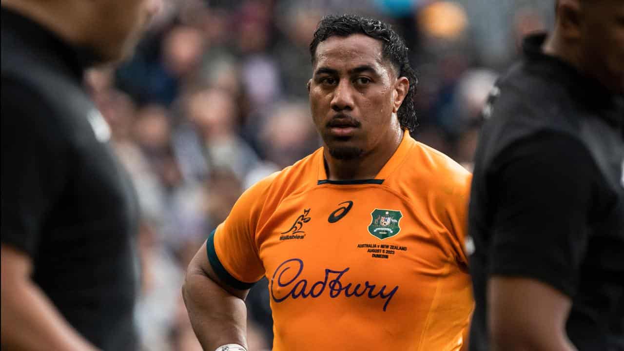 Pone Fa'amausili with the Wallabies.