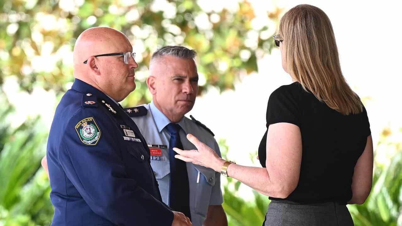 NSW Police Assistant Commissioner Scott Whyte (left)