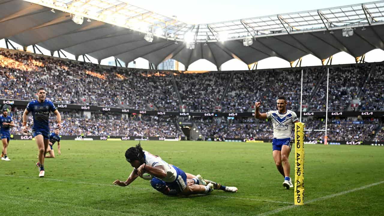 Stephen Crichton scores a try for the Bulldogs against the Eels.