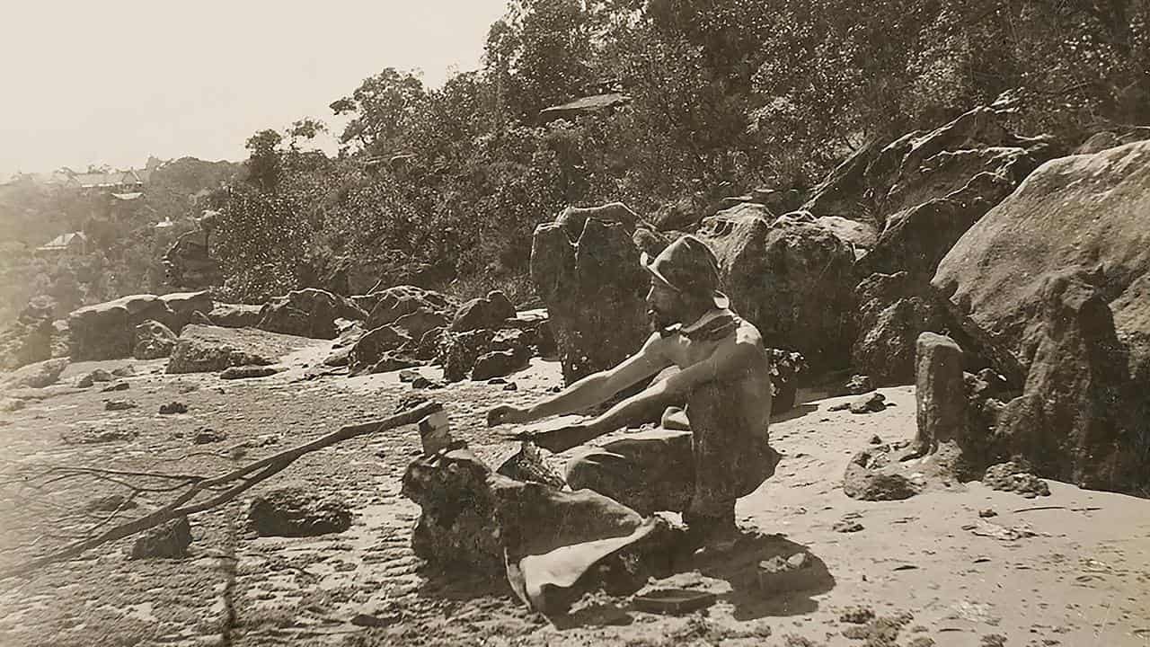 Arthur Streeton Painting at Little Sirius Cove, Mosman (circa 1892-93)