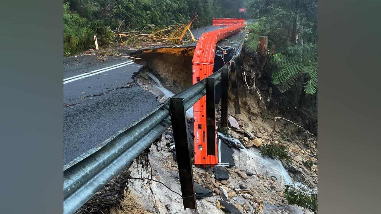 Megalong Road land slip 