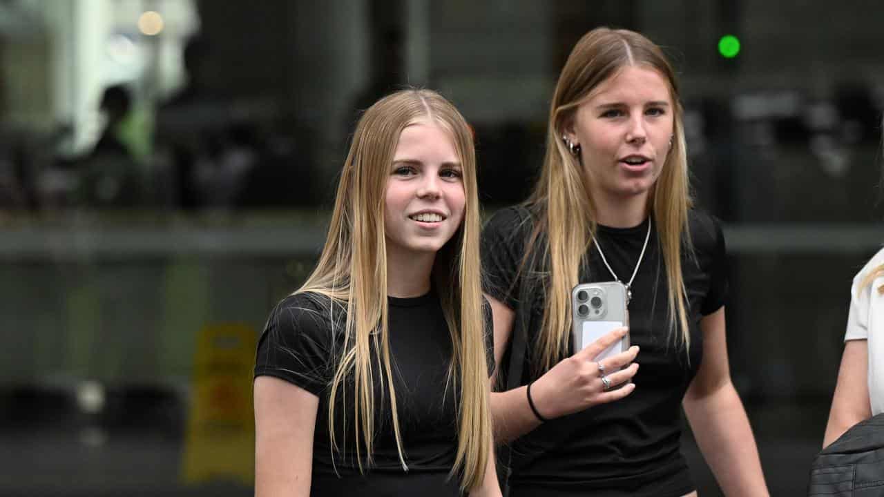 Lee Lovell’s daughters Kassie (left) and Scarlett (right)