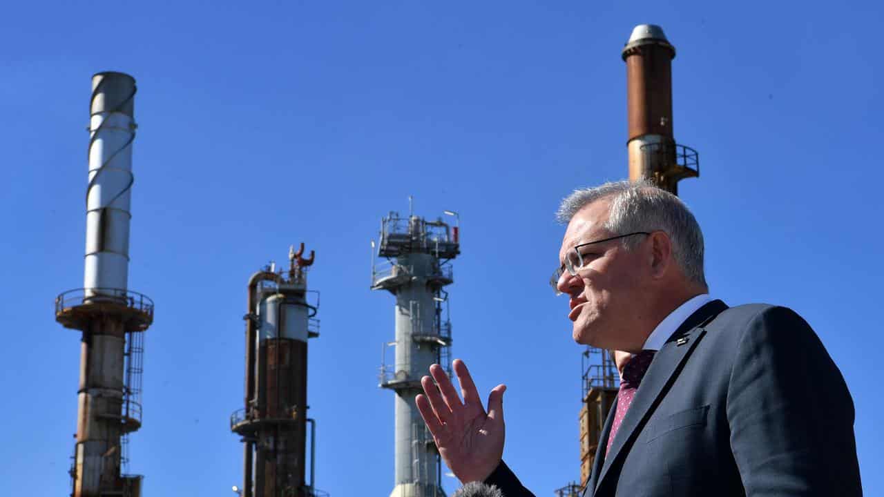 Scott Morrison at the Ampol Lytton Refinery (file image)