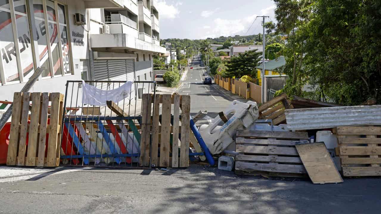 New Caledonia roadblocks