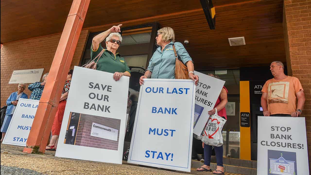 Junee residents bank rally