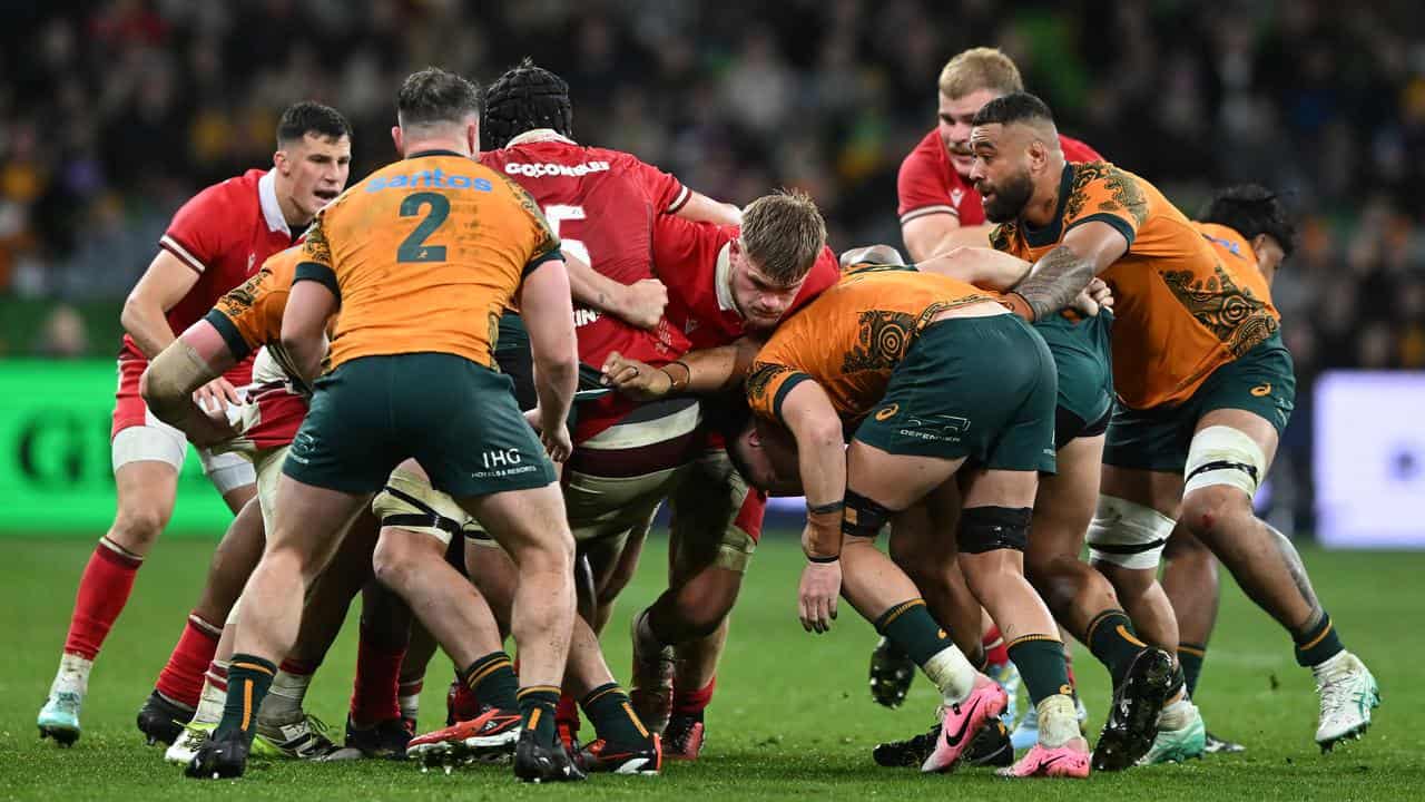 Wales and Wallabies maul.