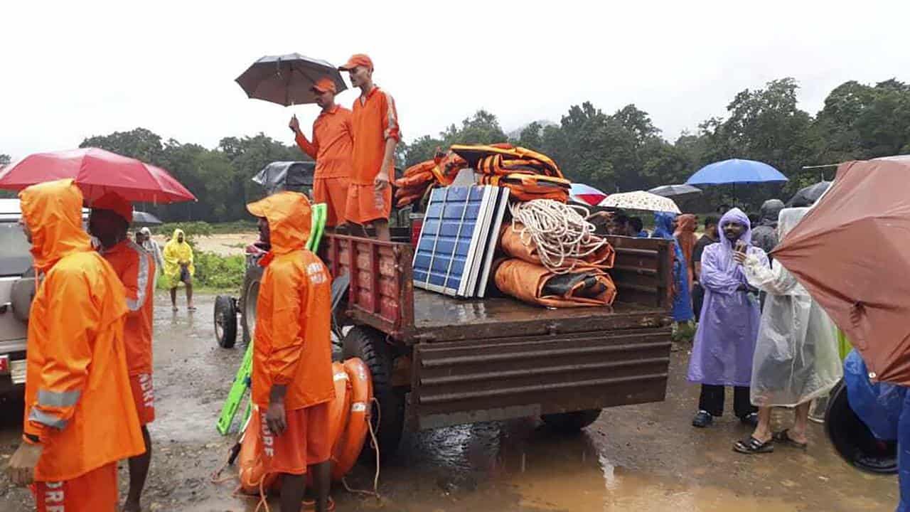 India landslide death toll rises to 151, amid search