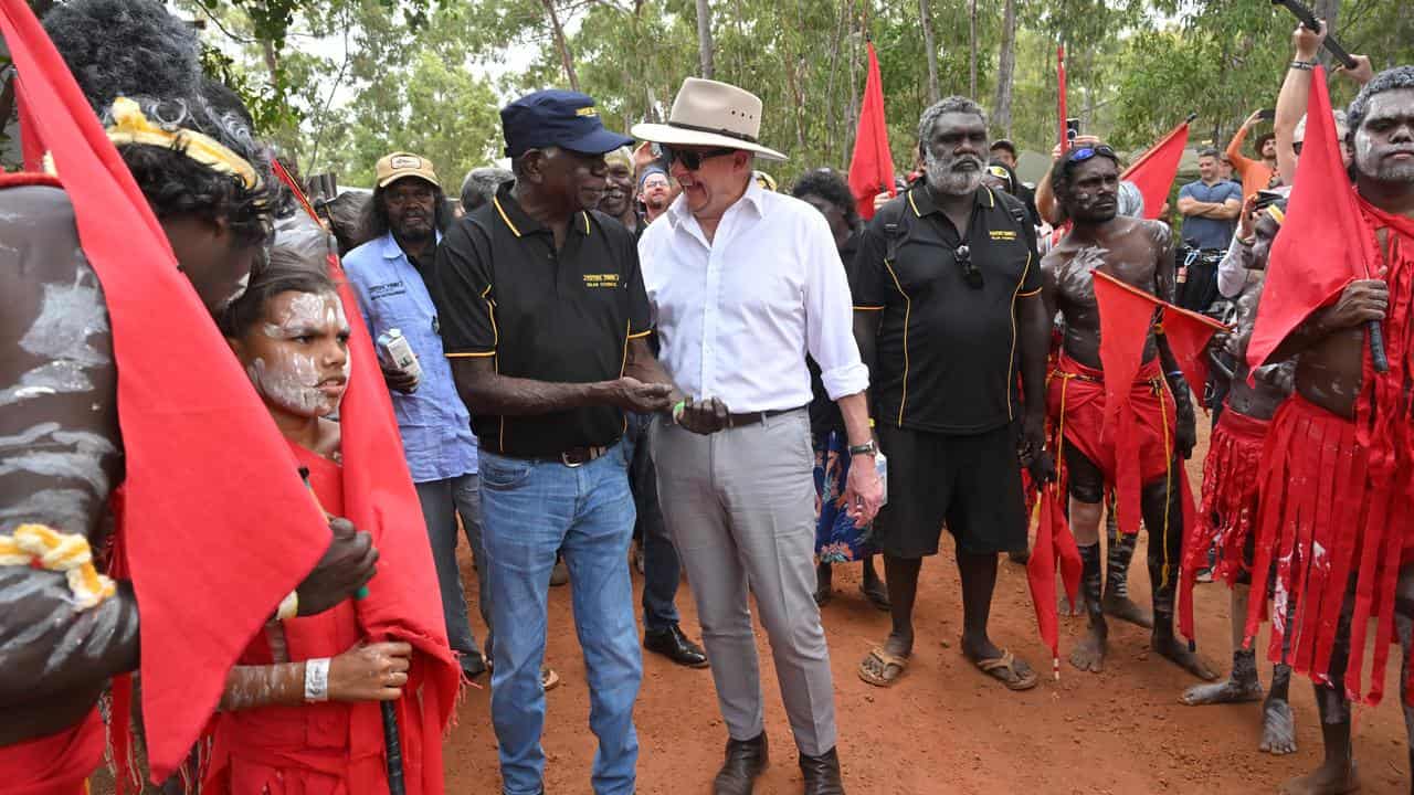 Gumatj leader Djawa Yunupingu and Prime Minister Anthony Albanese