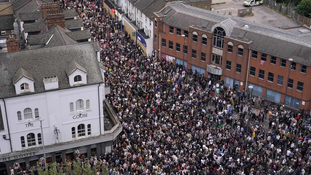 Protest against planned anti-immigration protests in London