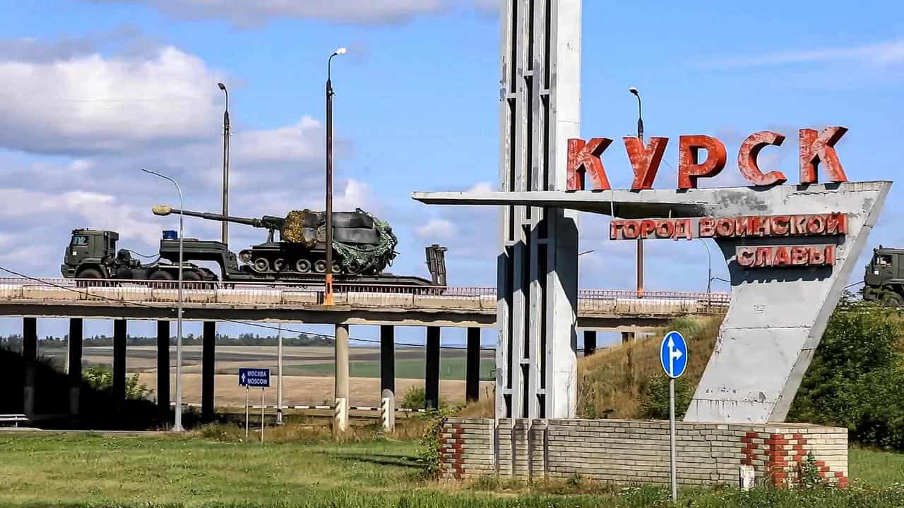 Russian tank at border