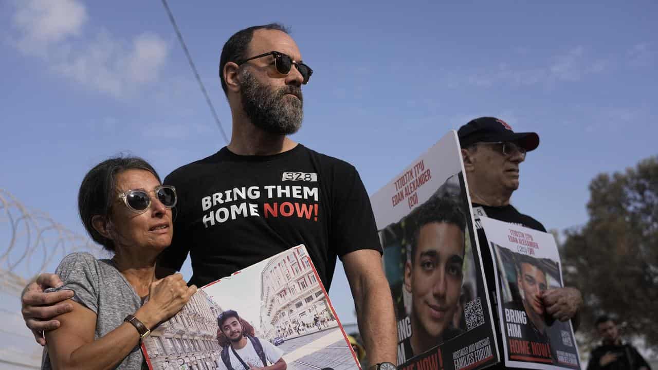 Rachel Goldberg, left, and Jon Polin centre