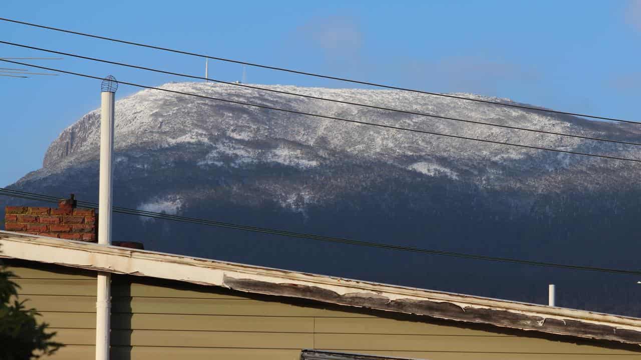 Snow on kunanyi/Mt Wellington