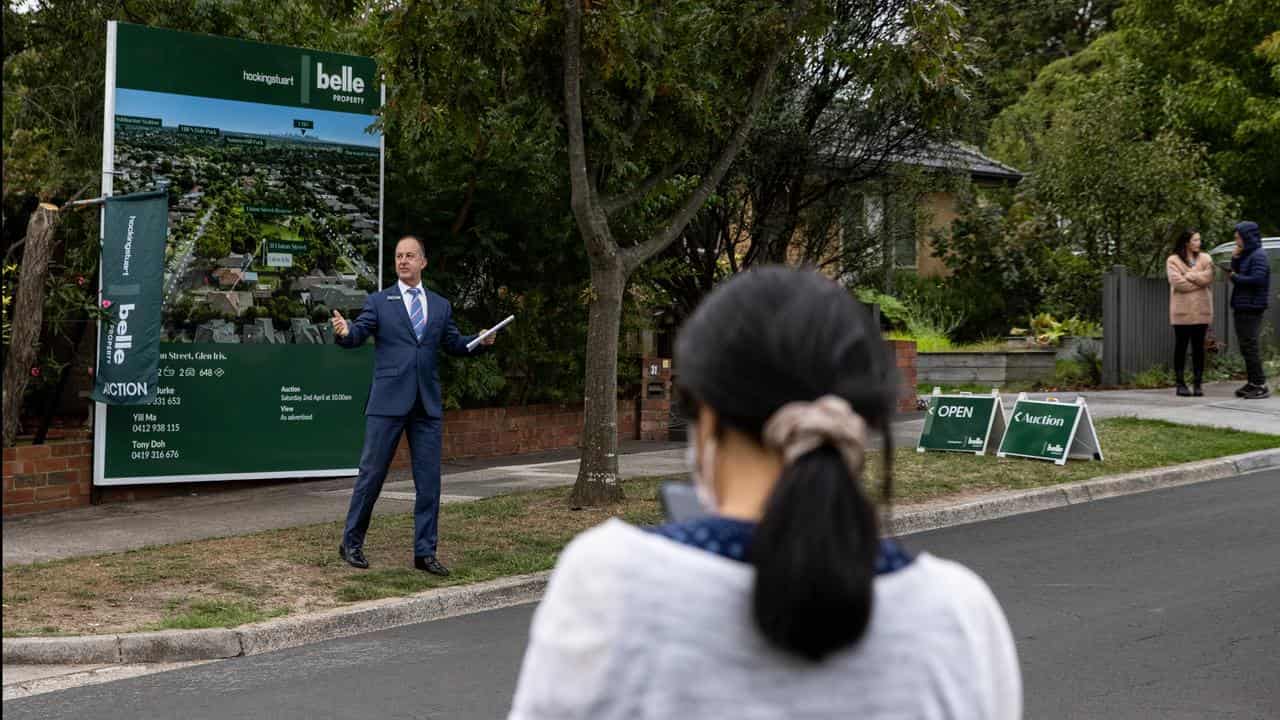 Melbourne home auction