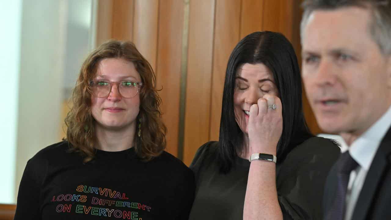 Camille Schloeffel, Sharna Bremner and Education Minister Jason Clare