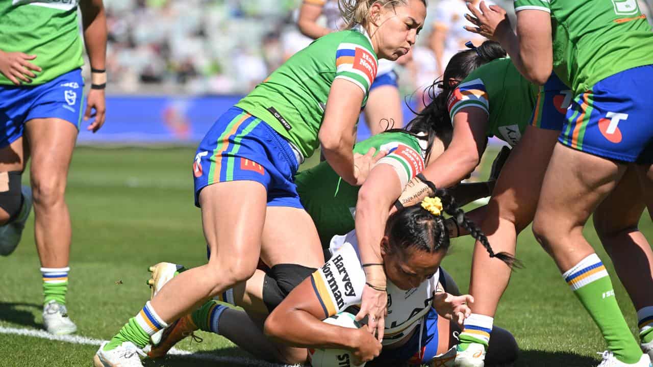 Parramatta's Mahalia Murphy scores a try.