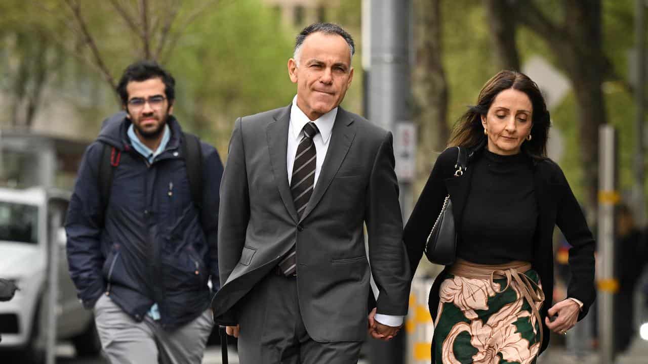 Victorian opposition leader, John Pesutto (centre)