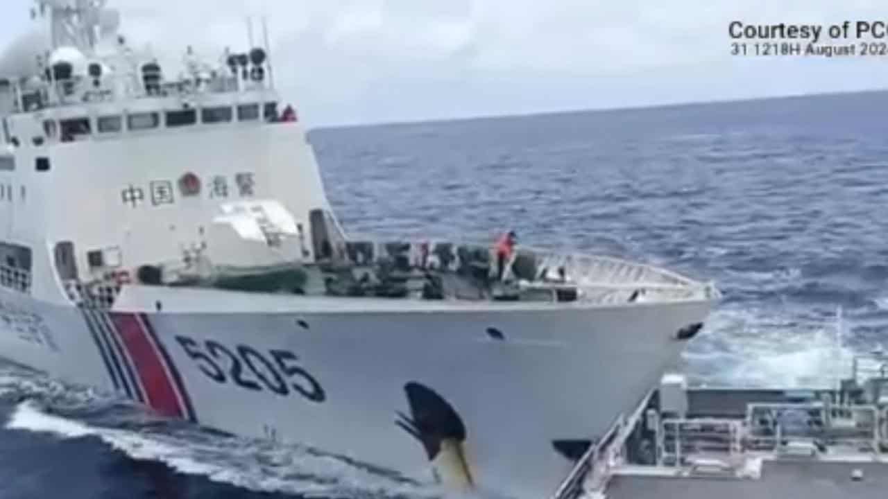 A Chinese ship ramming a Philippine Coast Guard ship