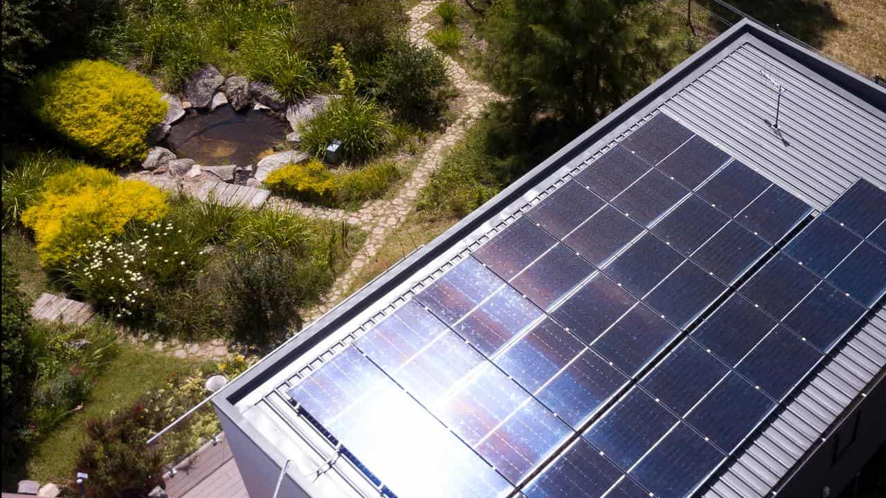 Rooftop solar unit