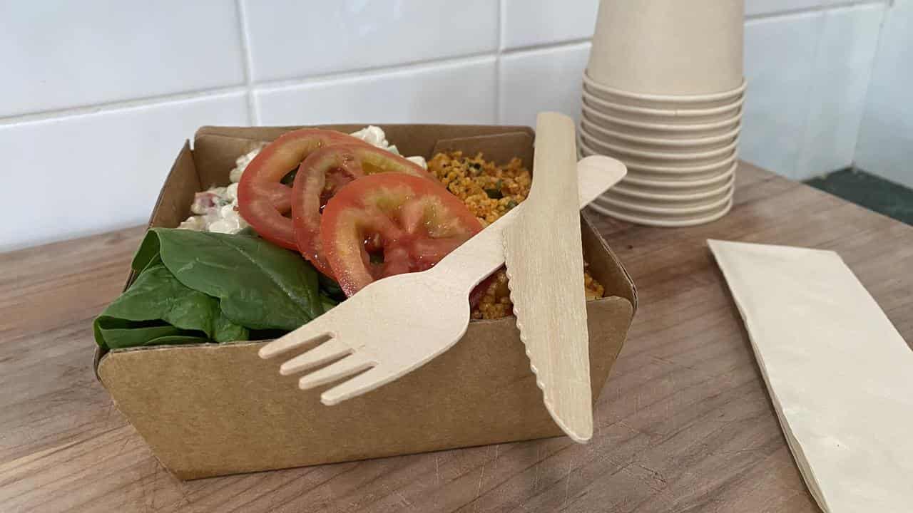 Paper and cardboard food packaging (file)